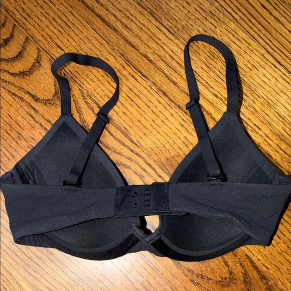 SKIMS Classic Fits Everyone Black T-Shirt Bra Size 30C - Picture 3 of 3